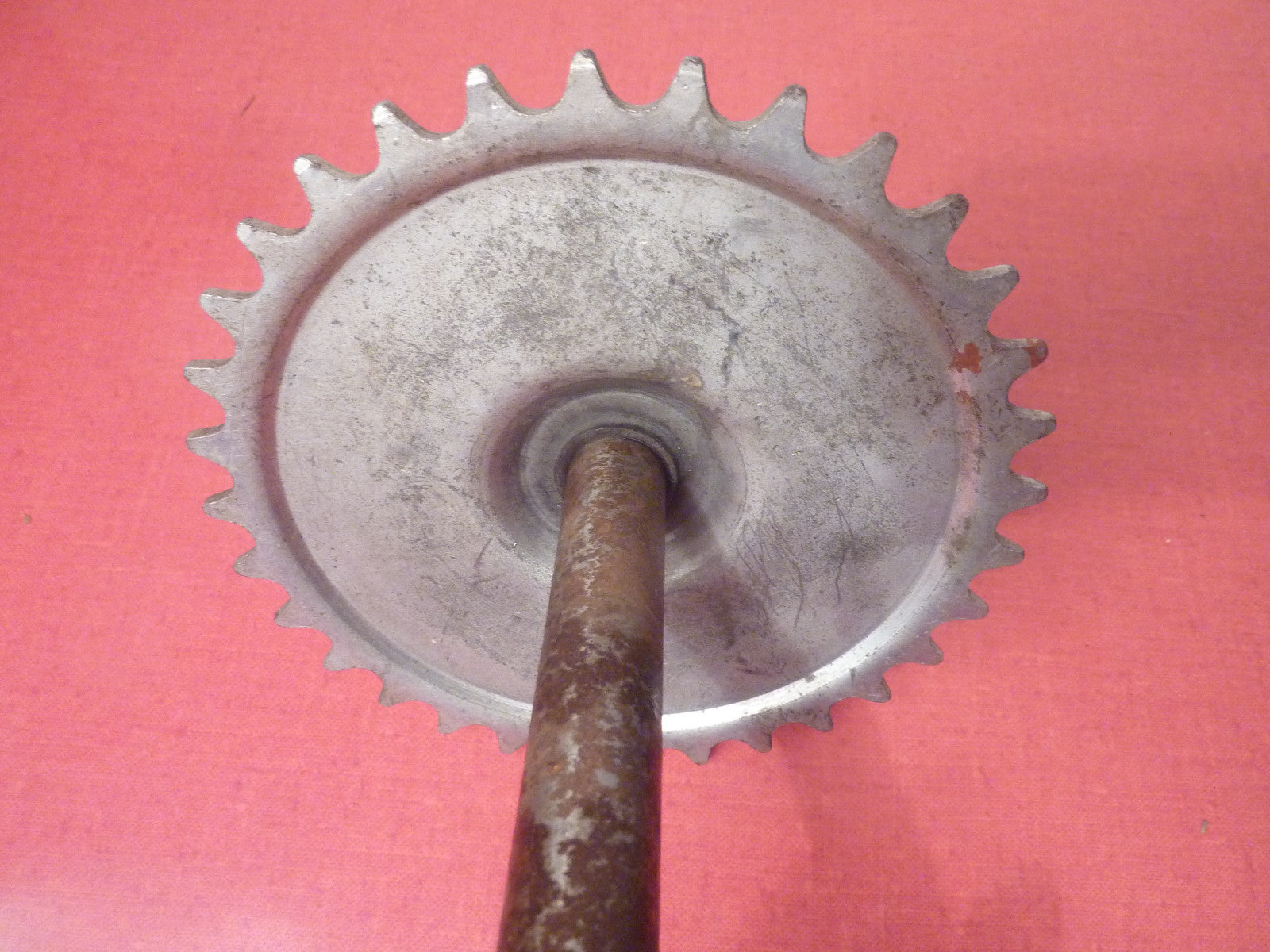 NOS axe plateau PEDALIER Plateau ANCIENNE Peugeot 102 32 DENTS