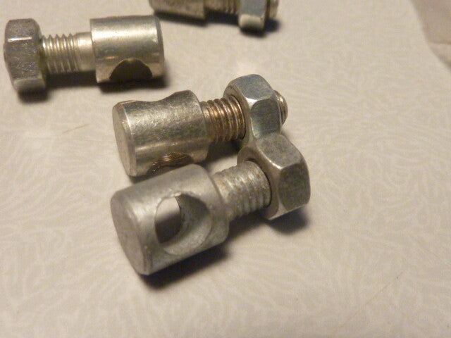 NOS 4 anciennes SERRE TRINGLE  L 19.2 X 8 X D 5 mm POUR TRINGLE DE 5 mm VINTAGE
