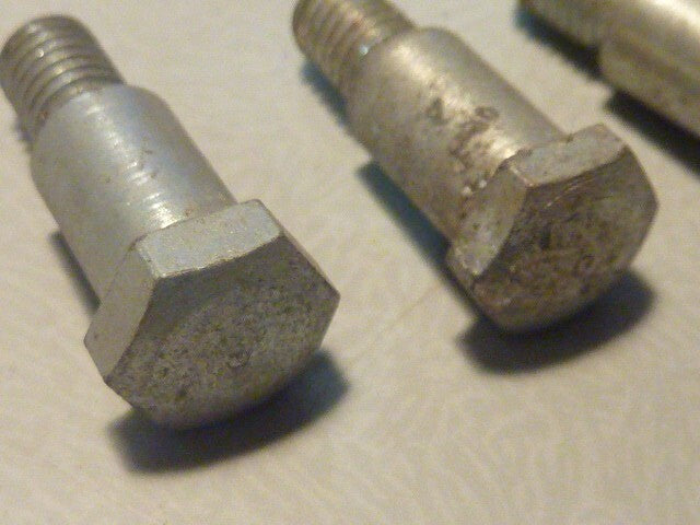 NOS neu 4 VIS ÉTRIERS AVANT ARRIÈRE  VÉLO PEUGEOT ANCIEN bebo bebolux