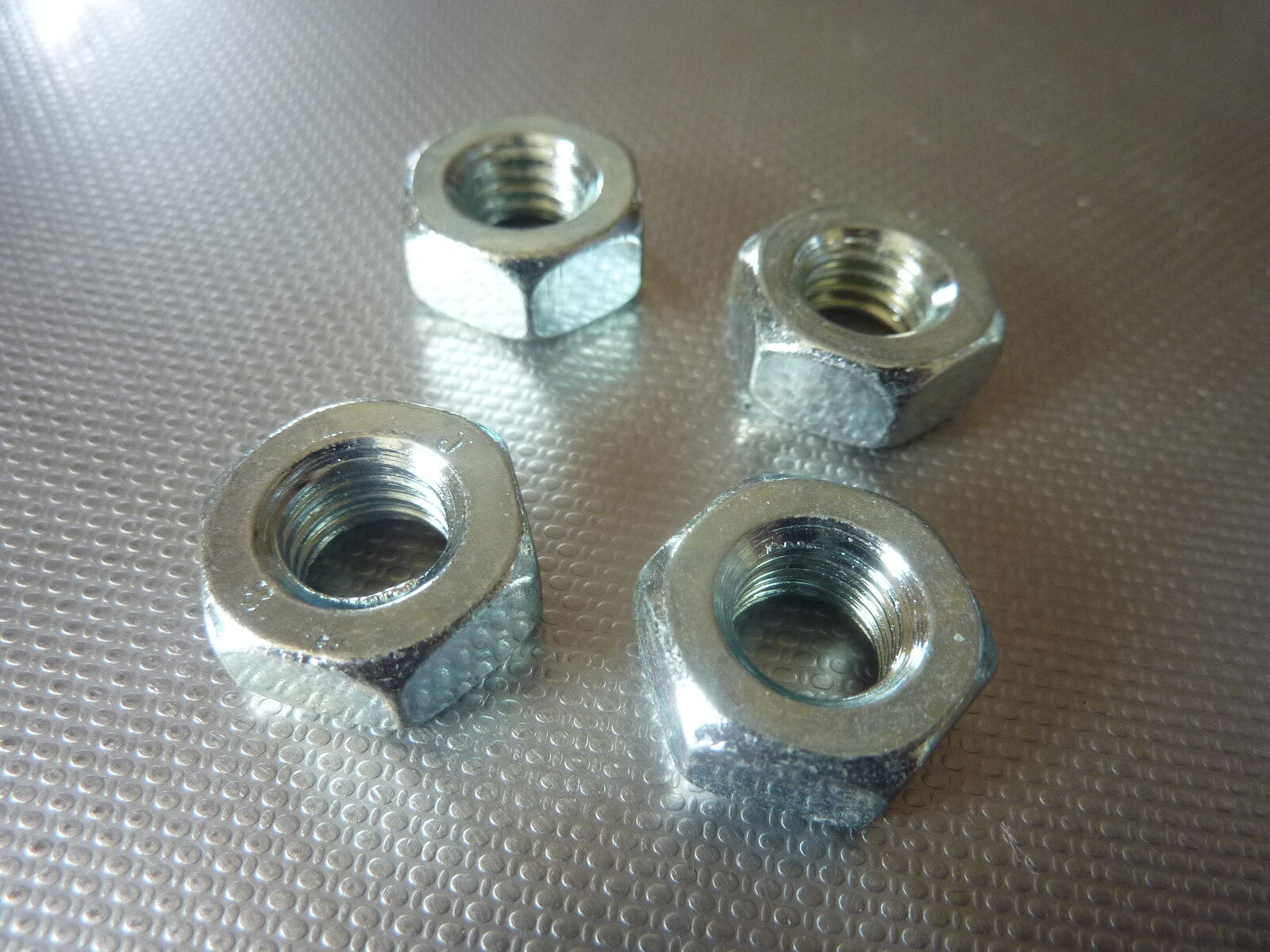 ✨ Lot 4 Écrous de Roue 12x1,75 – 6 Pans 19 mm – NOS Vintage ✨