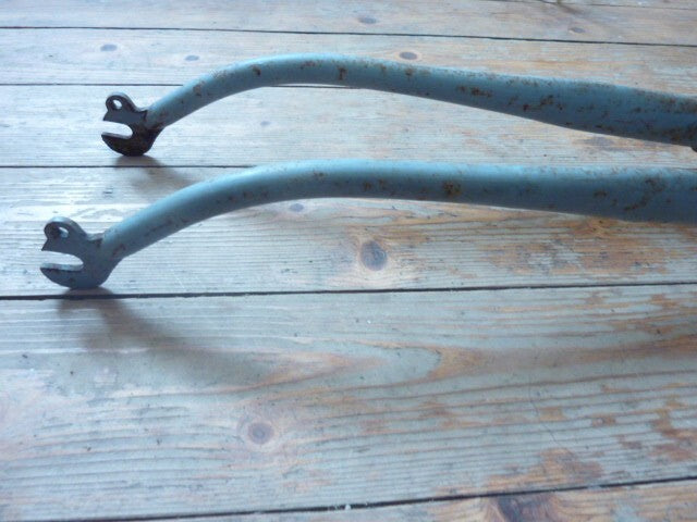 ✨ NOS Fourche vélo vintage acier  roue 600 – pivot fileté 25x100 entraxe 100 ✨