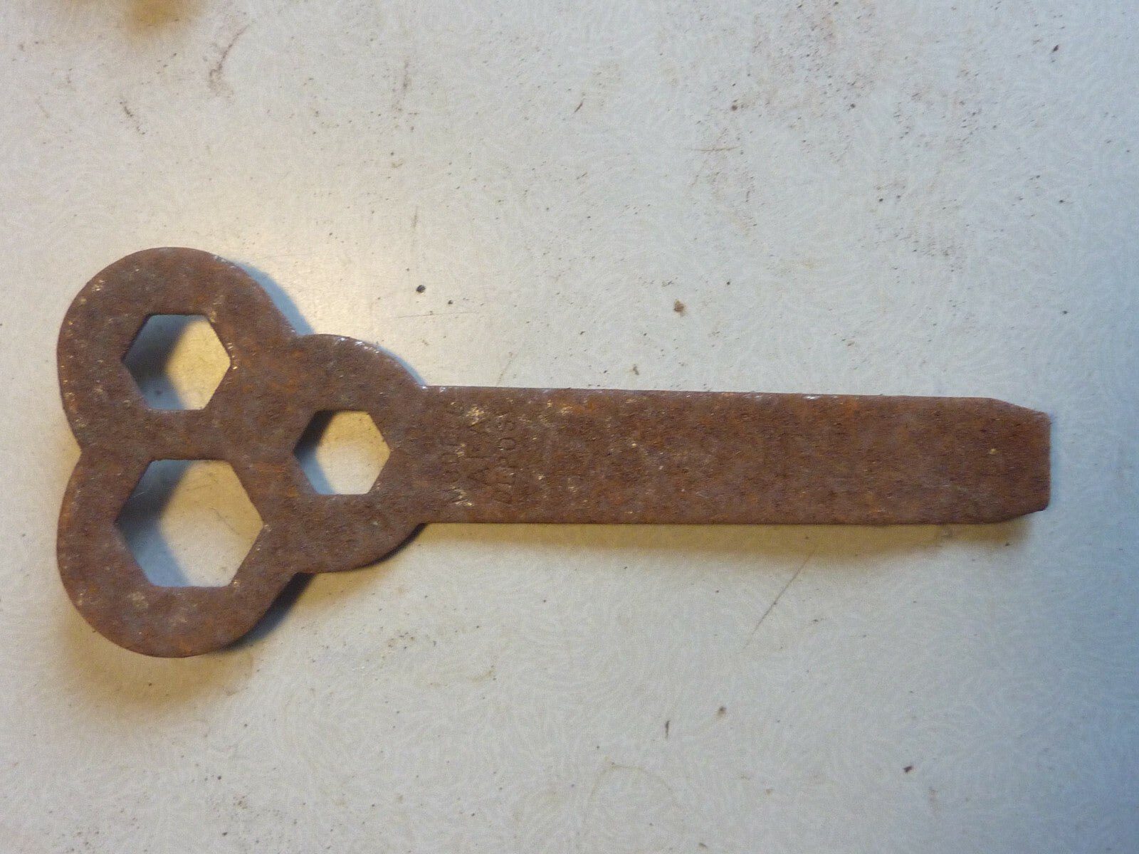 NOS OUTIL VELO ANCIEN  CLE AFA "LE PLUS VITE" vintage  ancien stock a nettoyer