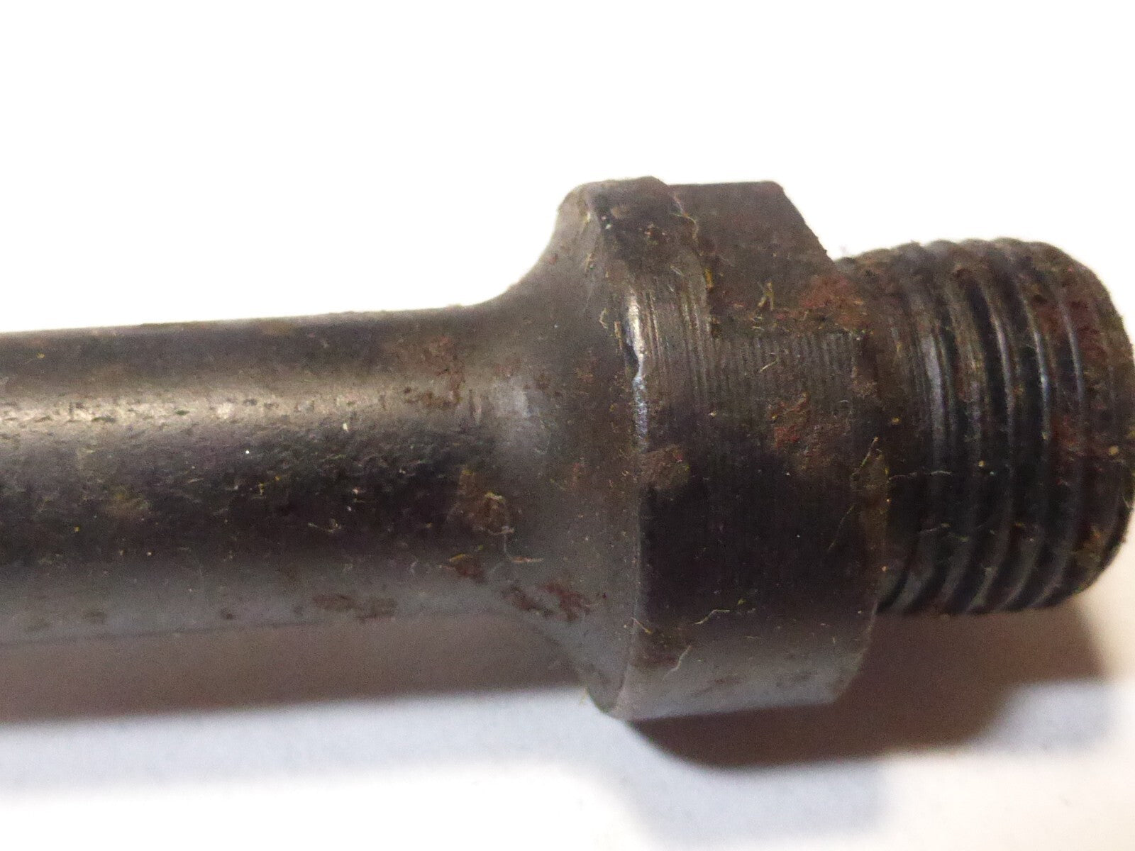 1 Axe pédale gauche Lyotard 110 mm ancien stock  velo cyclo solex