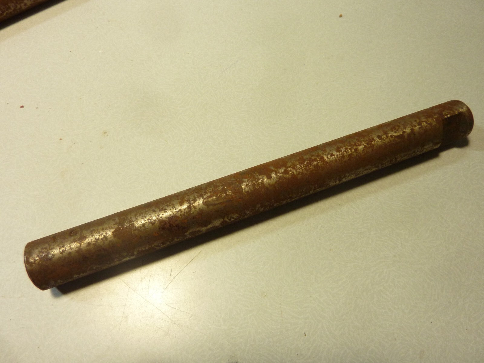 NOS Ancien axe clavettes pédalier Motobecane Terrot  164 mm