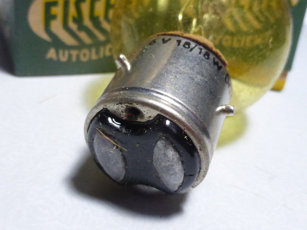 LOT DE 2 AMPOULES DE PHARES 6V FISCHER motos AUTOS ANCIENNES 6V 18/18 W BA 21 d