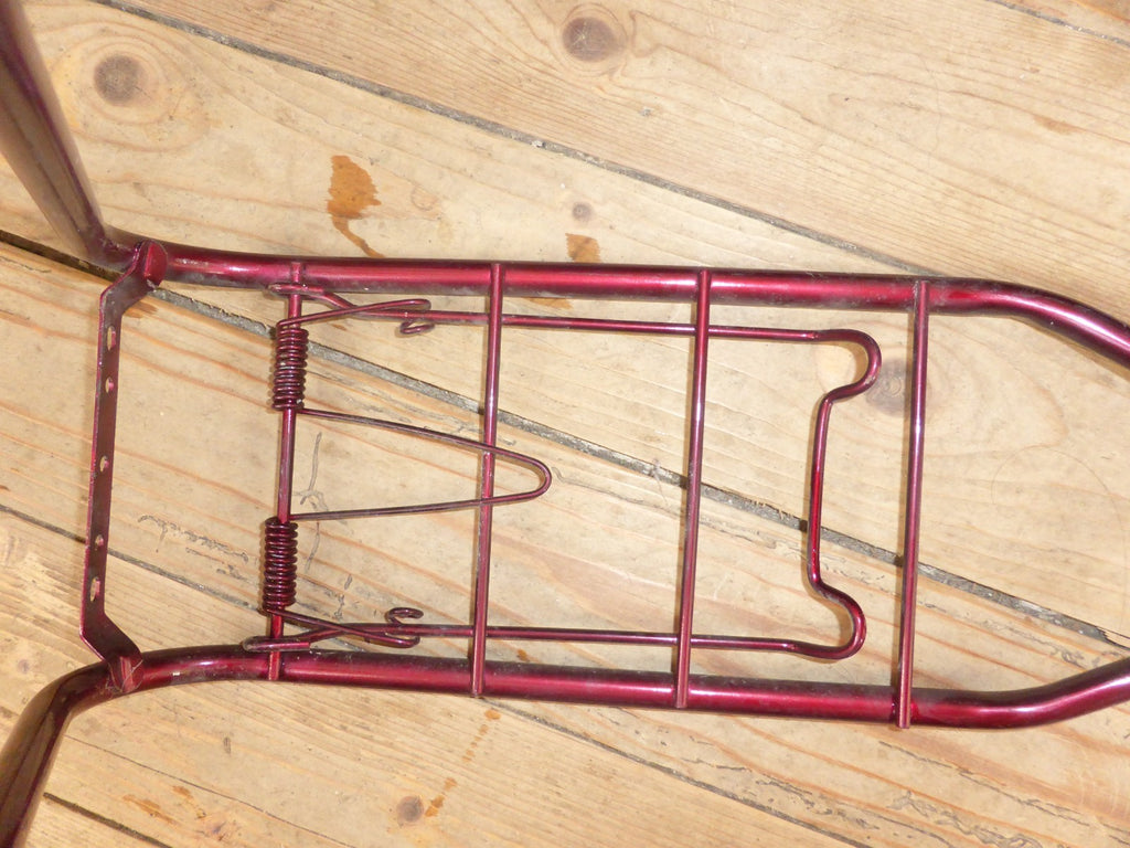 ✨NOS porte bagage arrière  a clapet acier velo Peugeot gitane roue 700 vintage ✨