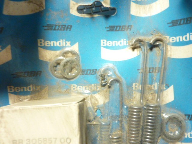 NOS Bendix Kit d'accessoires. mâchoire de frein Renault 4 5 6