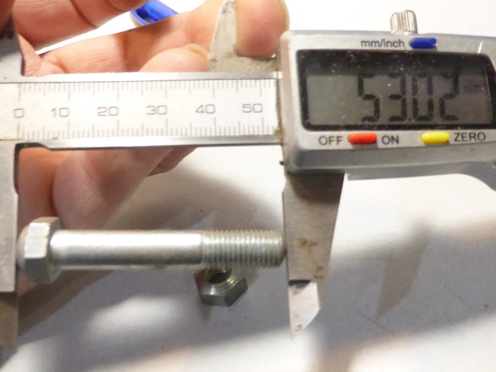 NOS vis  M8 poutre Axe de béquille diamètre 8mm x 45 mm