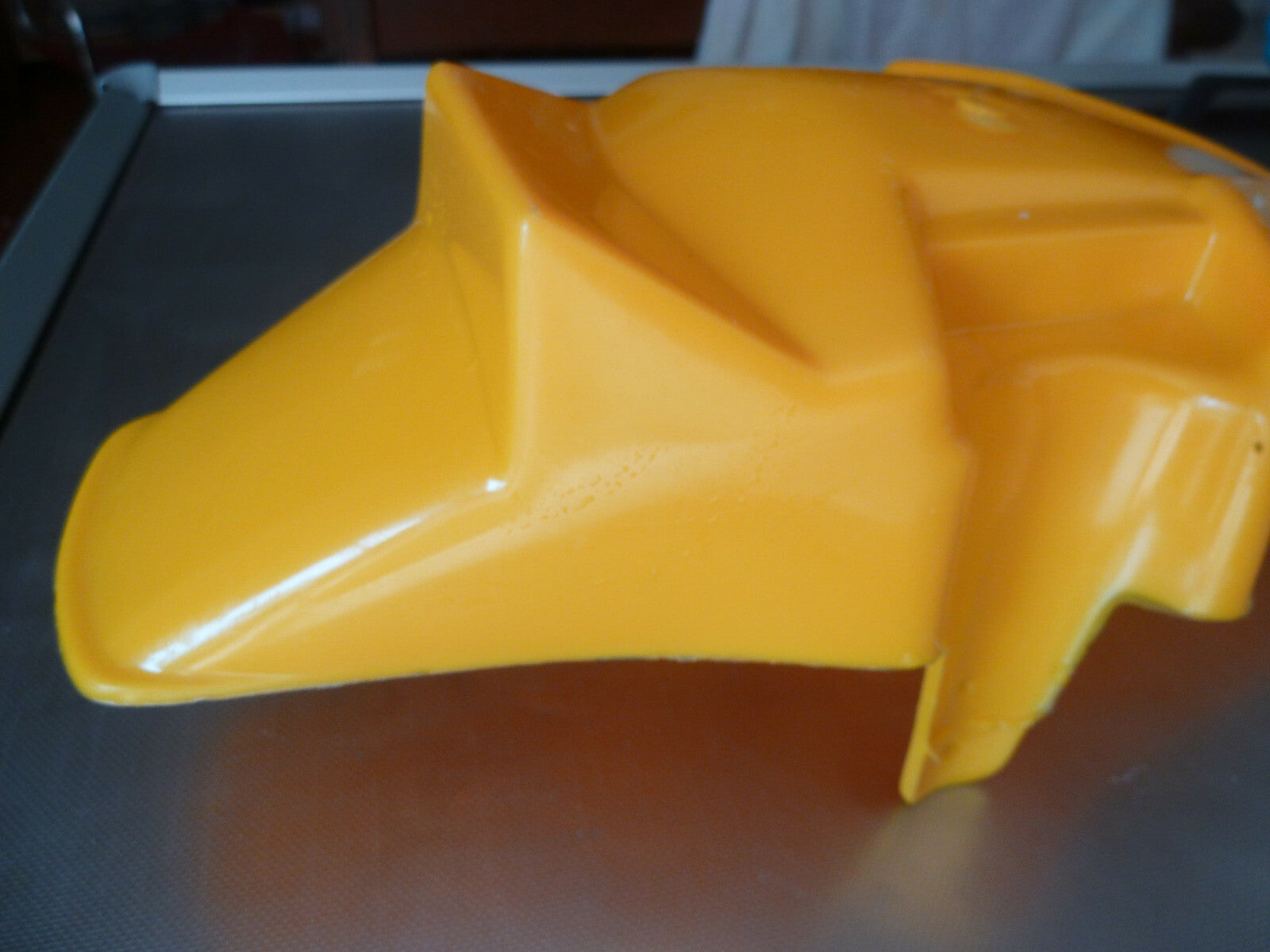 garde boue plastique vintage mobylette mob jaune avant