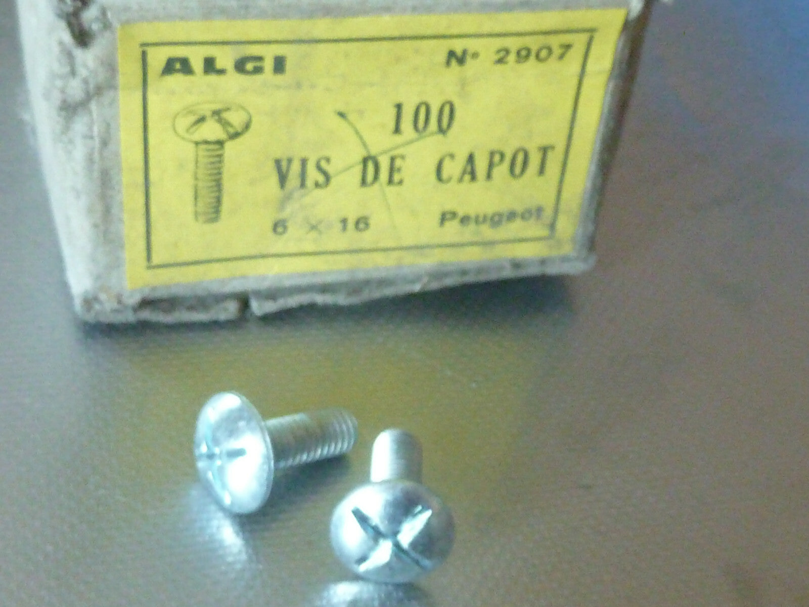 ✨ Ancien stock / NOS –  2 Vis de carter Peugeot Algi cruciforme – Vintage ✨