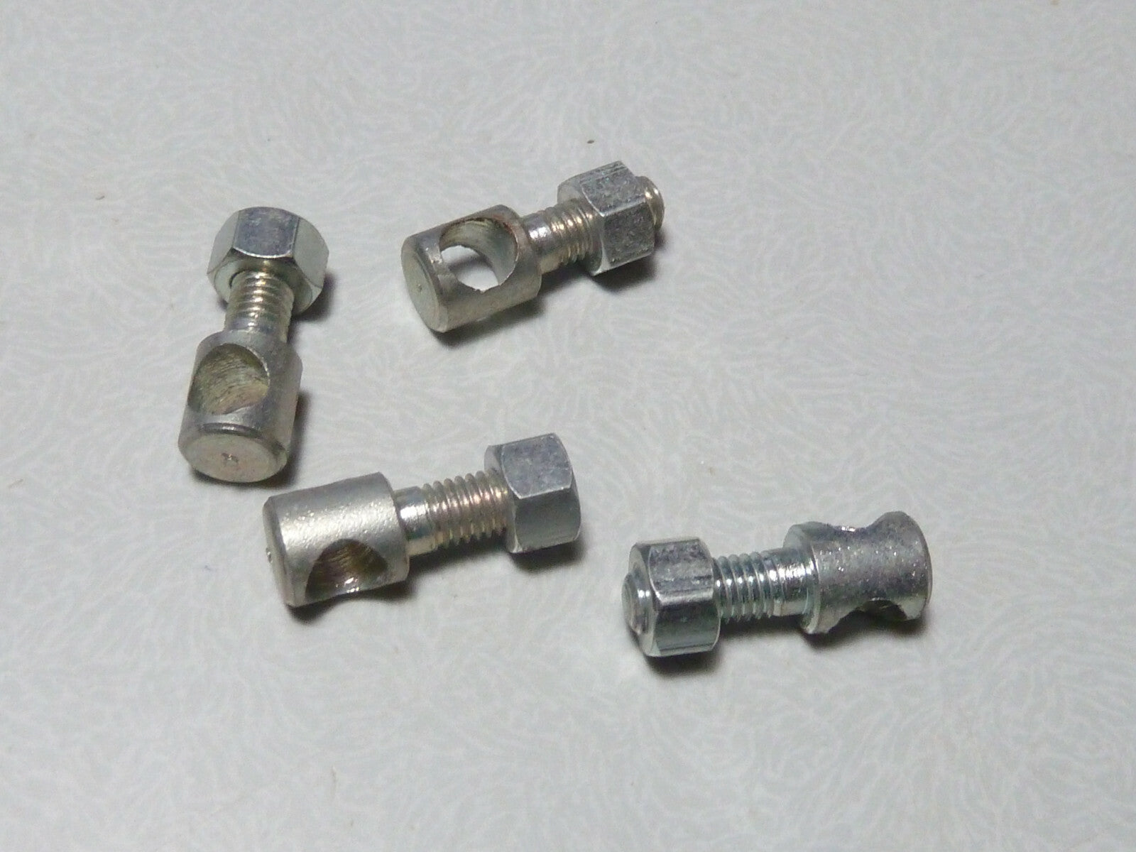 ✨ NOS 4 anciennes SERRE TRINGLE  L 22.3 X 8 X D 6mm POUR TRINGLE  6 mm VINTAGE✨