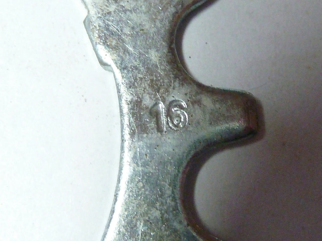Sachs Maillard Sprocket.cogs pignon vintage 16 T Argent  silver NOS