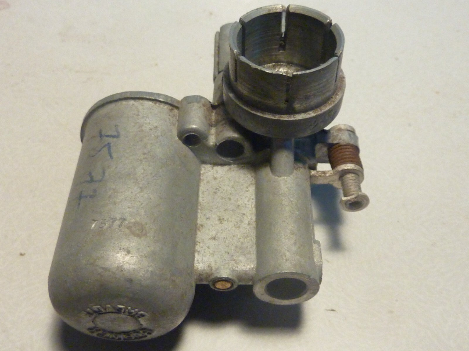 NOS 1 corps de carburateur 7577 type carburateur vespa ?