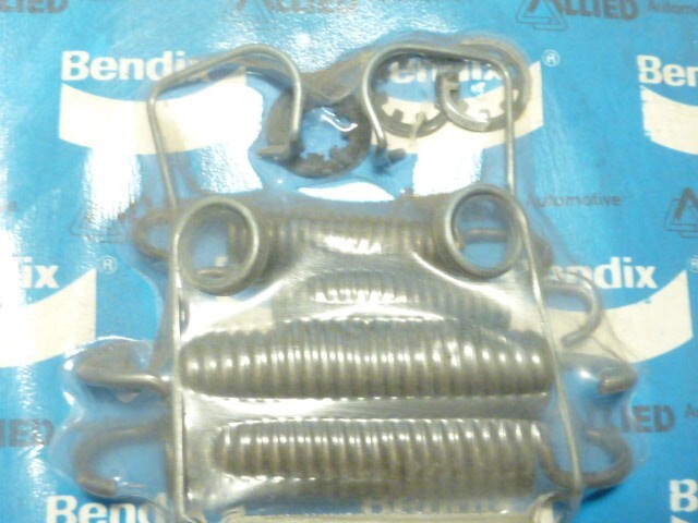 kit de fixations de mâchoires de frein, Peugeot 204 et 304 Bendix 7701010665