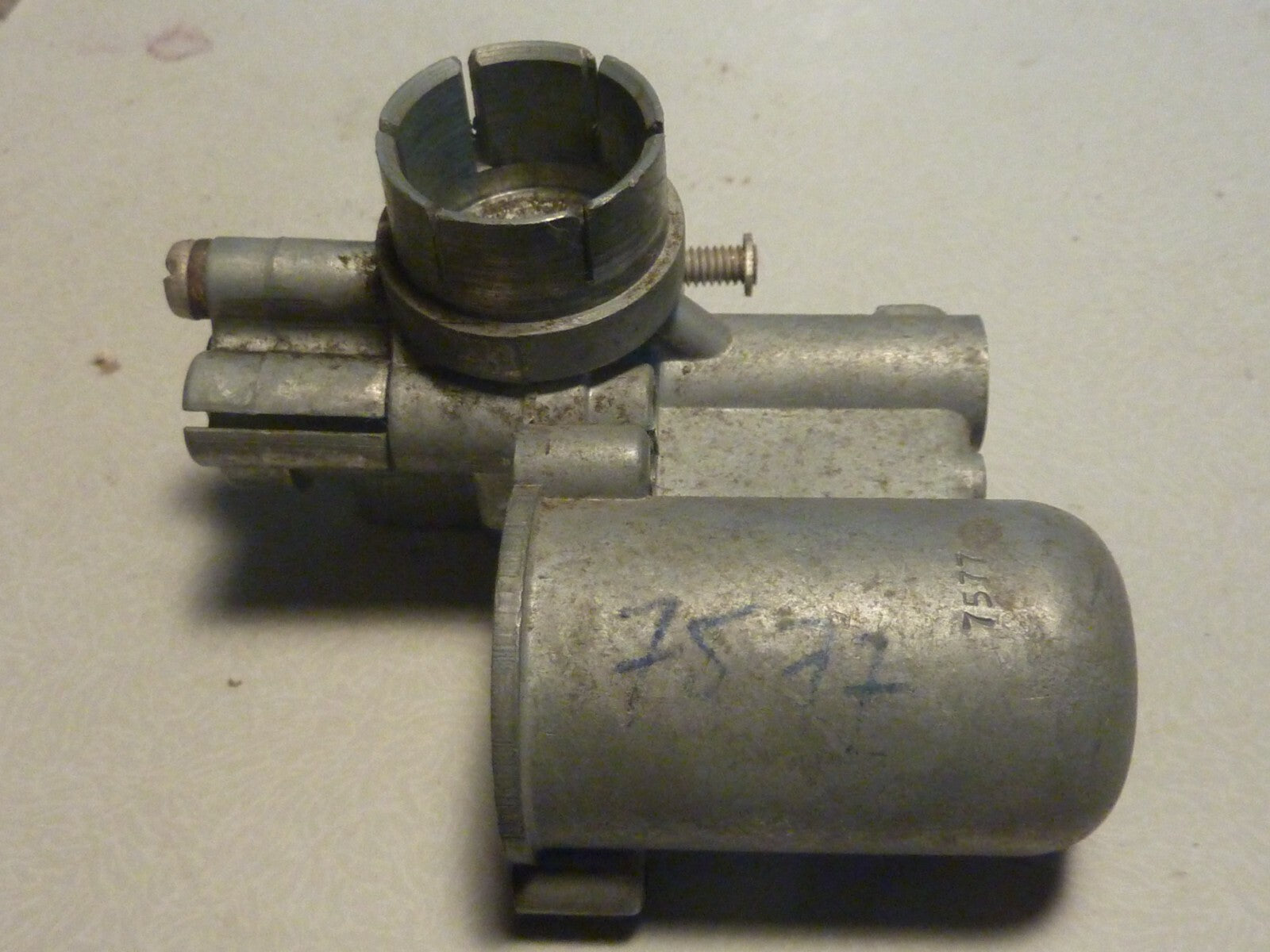 NOS 1 corps de carburateur 7577 type carburateur vespa ?