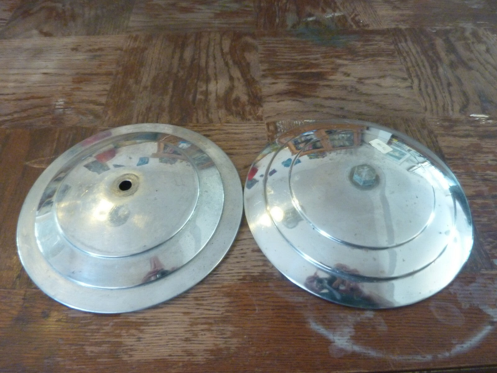 2 anciens  Enjoliveurs  PEUGEOT RENAULT CITROEN   Ø 220