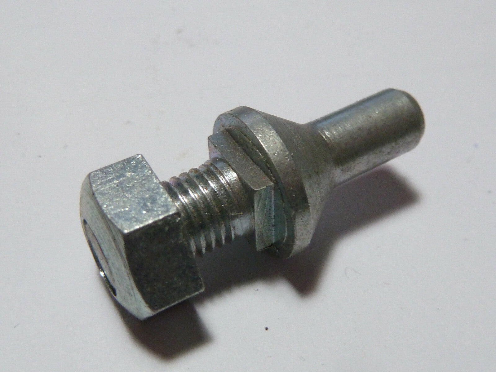NOS 1 Vis tête pointue butée frein arrière motobecane av46 av49  AV 49 AV 46