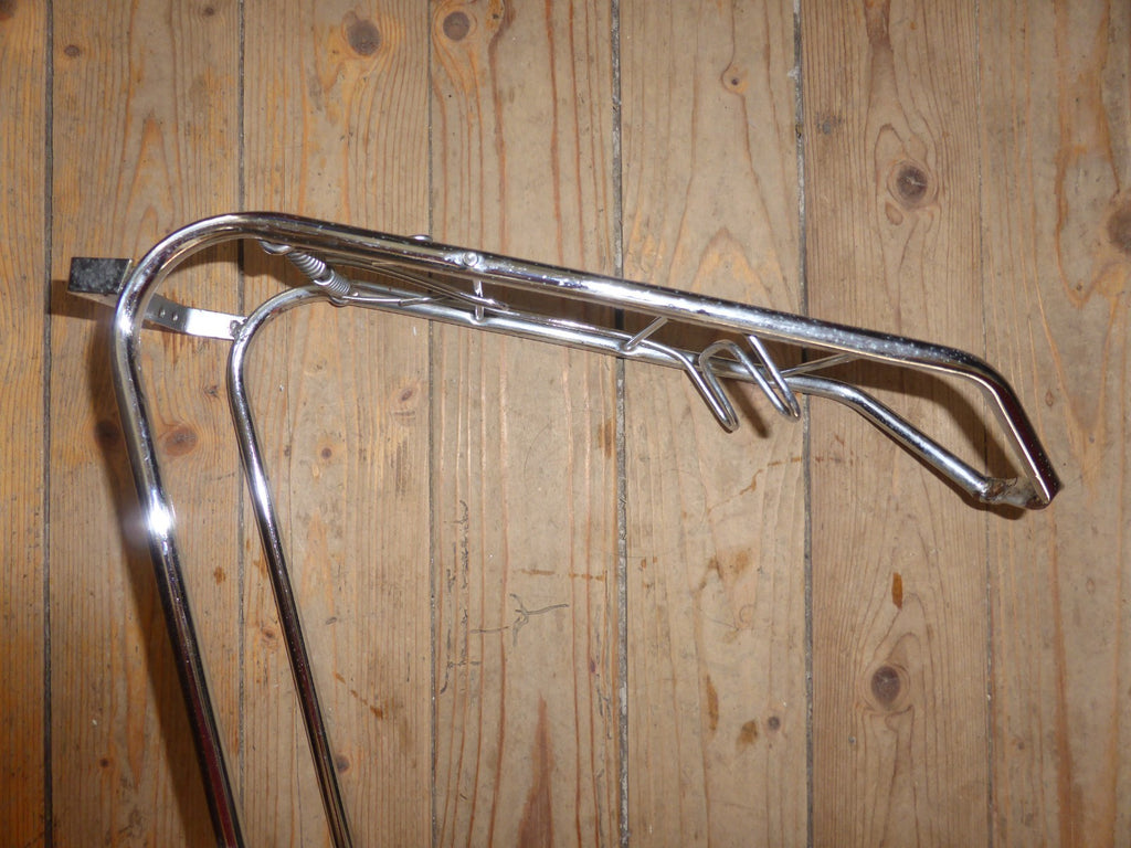 ✨NOS porte bagage arrière  a clapet acier velo Peugeot gitane roue 700 vintage ✨