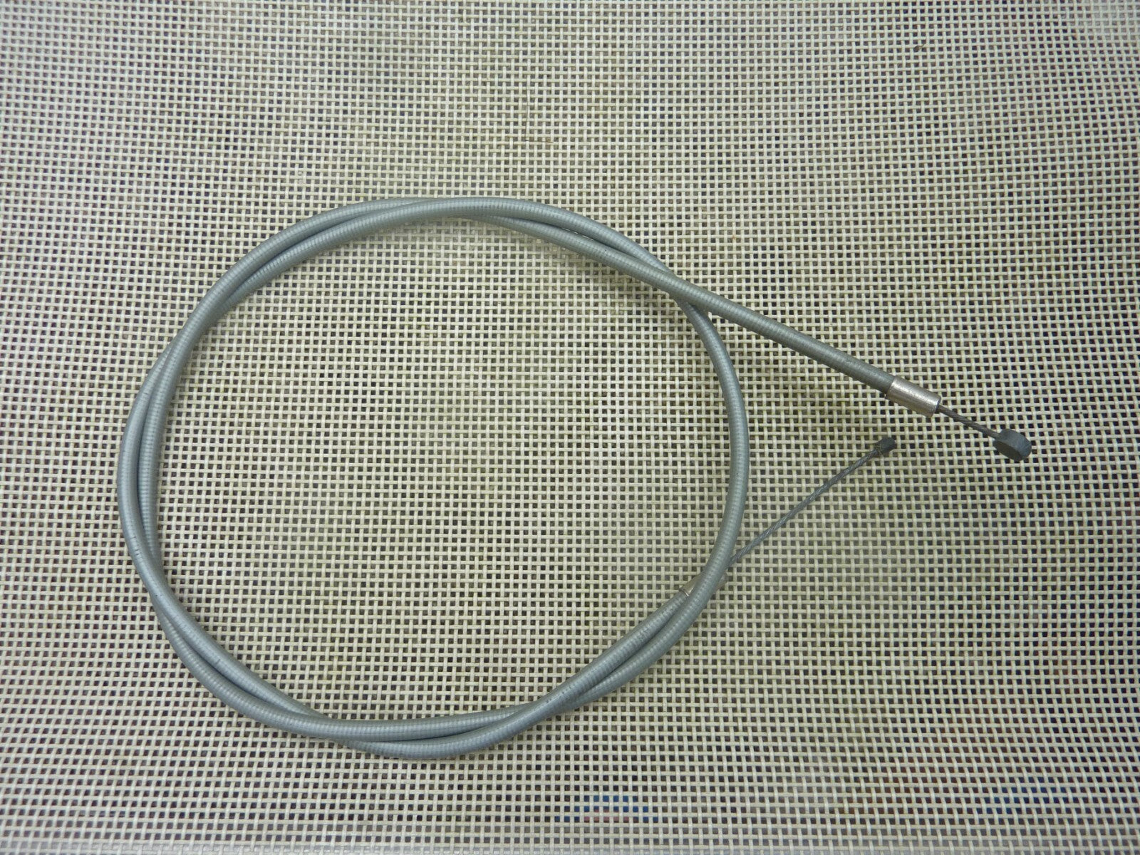 NOS Gaine  grise gaz décompresseur Freins ???   Câble 0.85 cm  Vintage