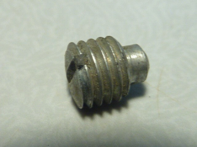 ✨ NOS Vintage ALGI – 1 Vis Poignée Saker – Ancien Stock – Motobécane / Peugeot ✨