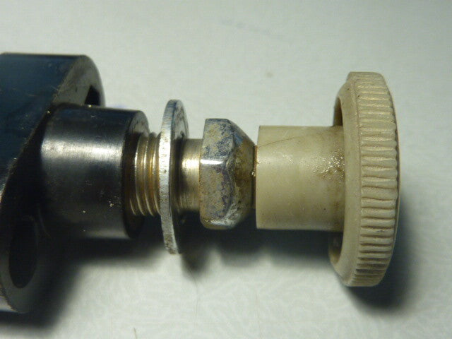 2 anciens boutons poussoir  VW  tacot voiture ancienne ??? a vérifiée