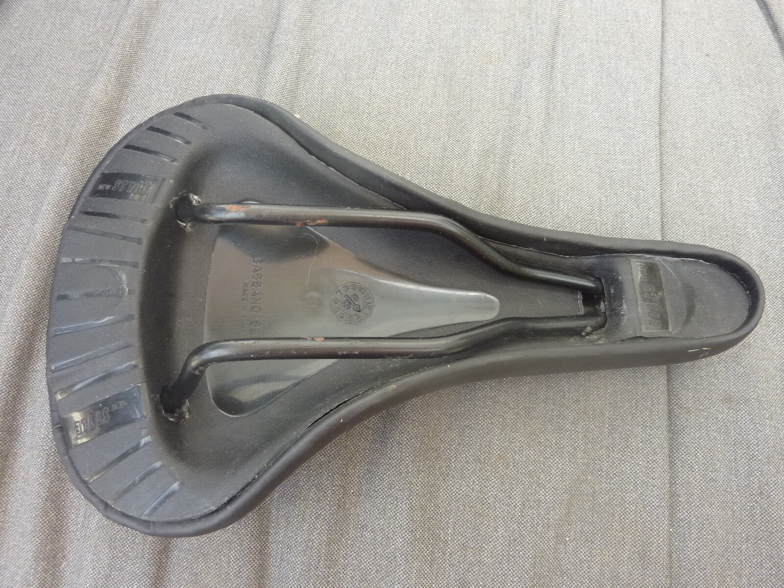 Vintage Selle vélo SELLE BASSANO Bj 98 New Style-