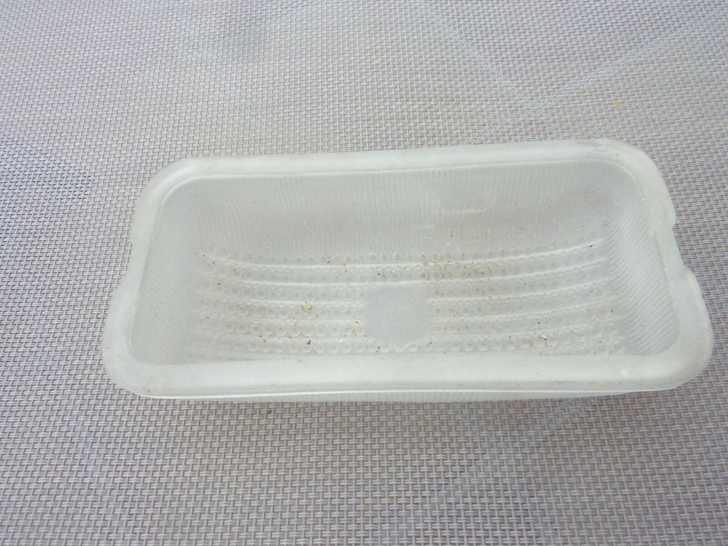 pour tacot ancien verre de feu blanc noté B.V