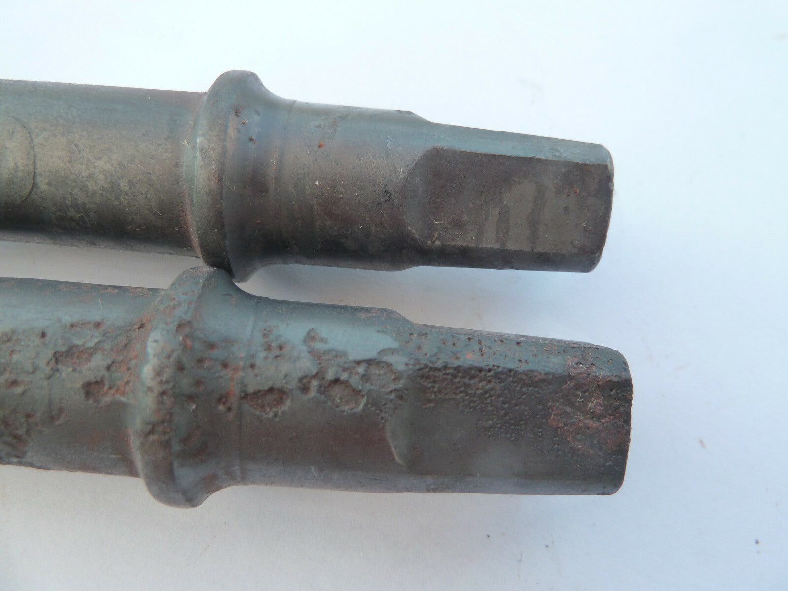 AXE PEDALIER STRONGLIGHT vintage bottom bracket axle 122 mm  eroica a tarauder