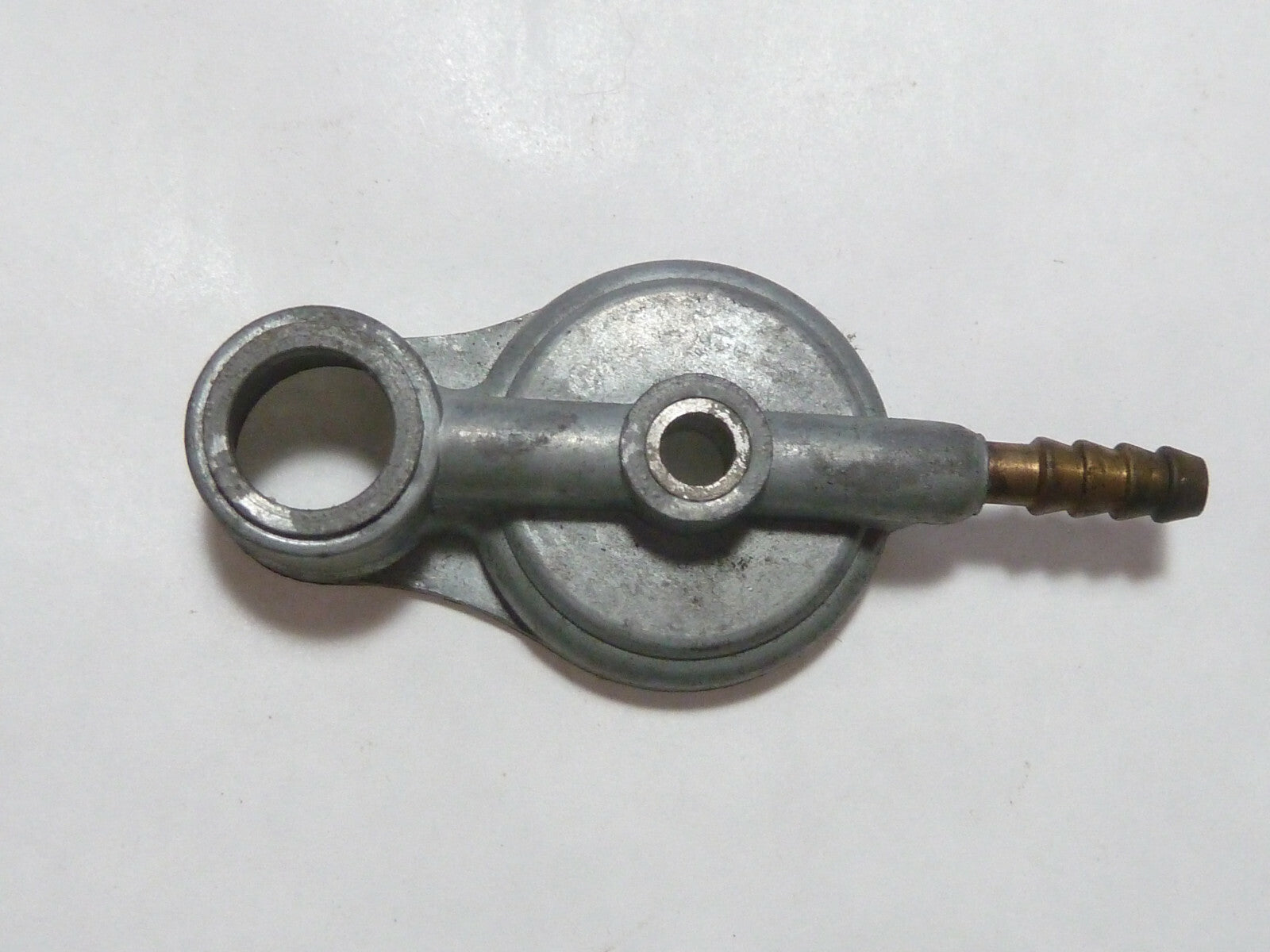 NOS 1 gurtner  couvercle Haut de cuve Peugot motobecane