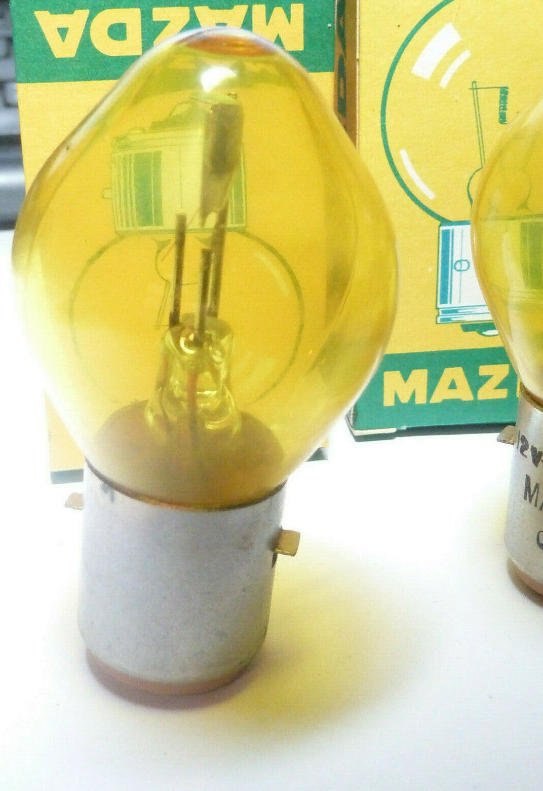 NOS 22 ampoules MAZDA éclairage vintage  12V 18/18 W BA 20 d jaune Bulb BA20d