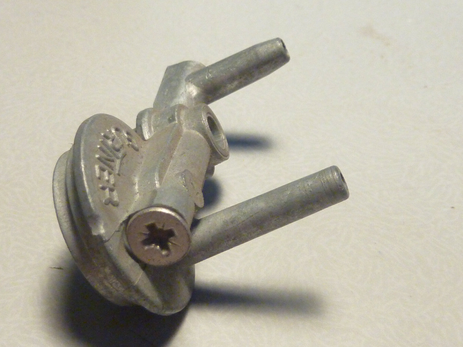 NOS Couvercle de cuve 22161 Gurtner AR2 12 Mobylette Motobécane 40 50
