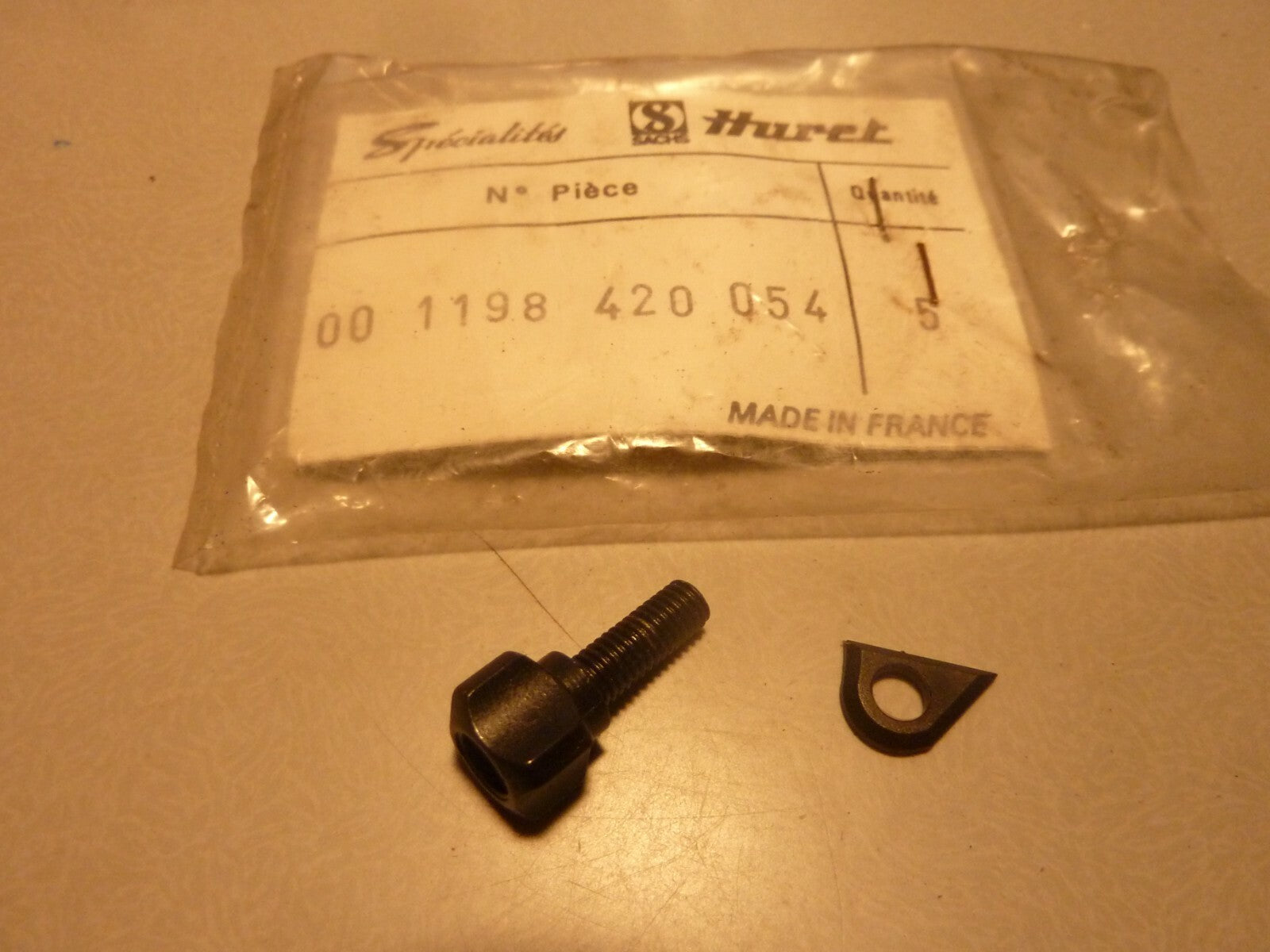 1 vis screw  compteur sachs multitronic  bicycle  odometer Fahrrad Tacho