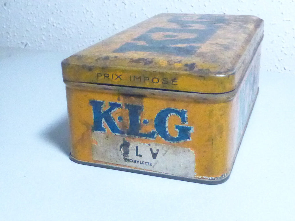 ANCIENNE BOITE TOLE PUBLICITAIRE KLG BOUGIES Mobylettes  AUTO GARAGE HUILE
