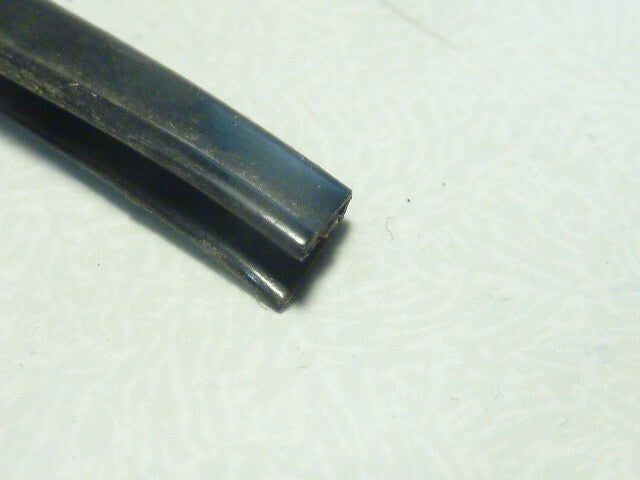 angle type PASSEPOIL PLASTIQUE  largeur 14 mm Longueur 5 M