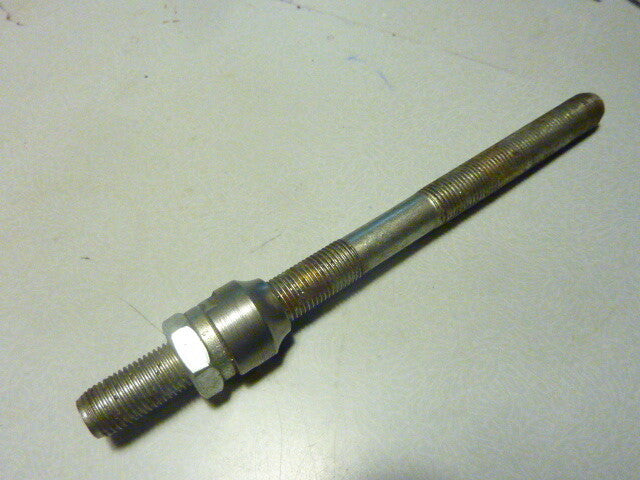 NOS ancien stock Ecrou d'axes de Roue 9.5 mm motobecane peugeot Cyclo MBK 135 mm