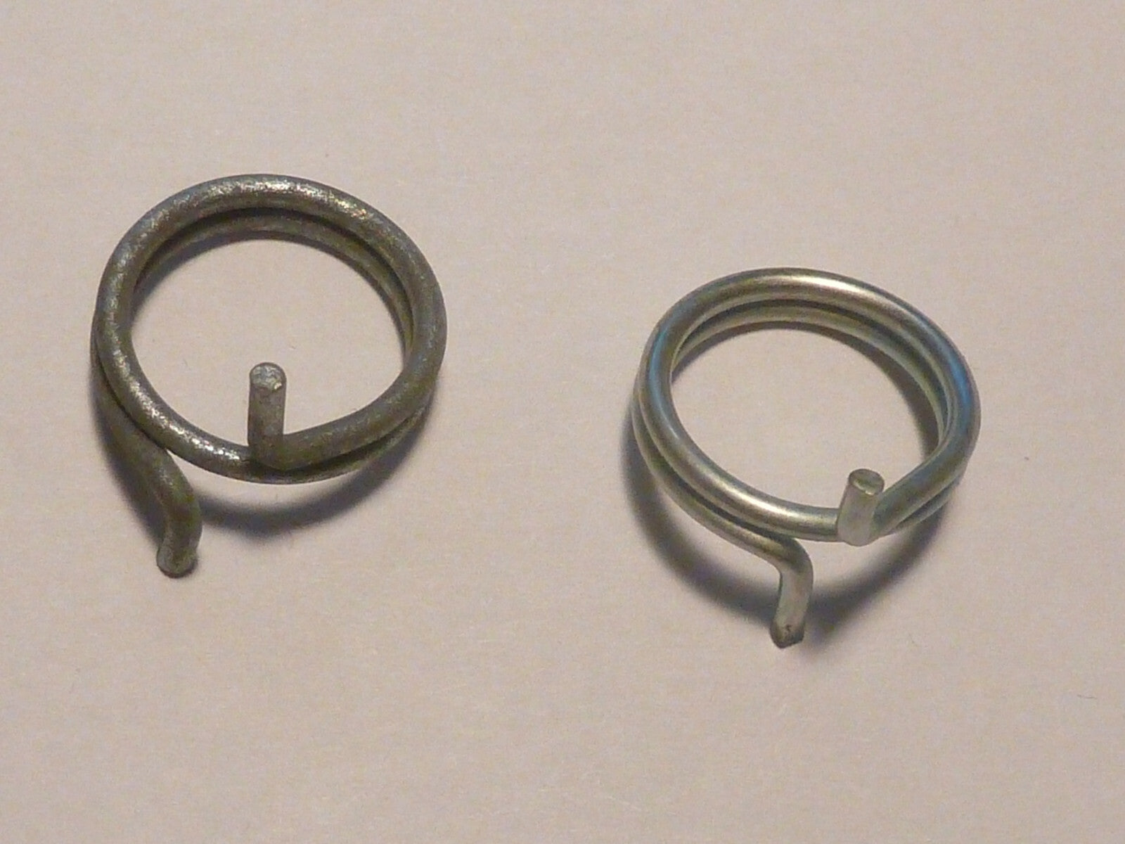 ✨ Ancien stock – Lot de 2 ressorts de frein de vélo – NOS ✨