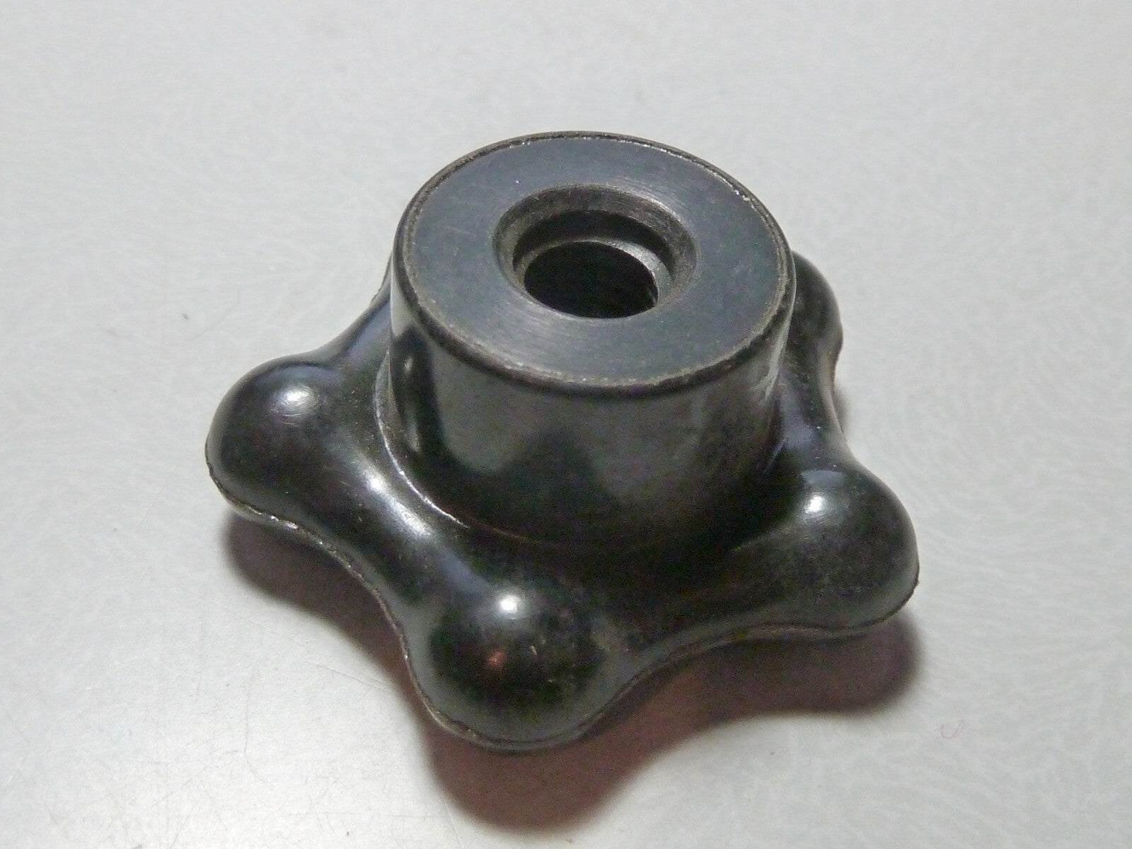 1 ancienne MOLETTE DE SERRAGE 7 mm