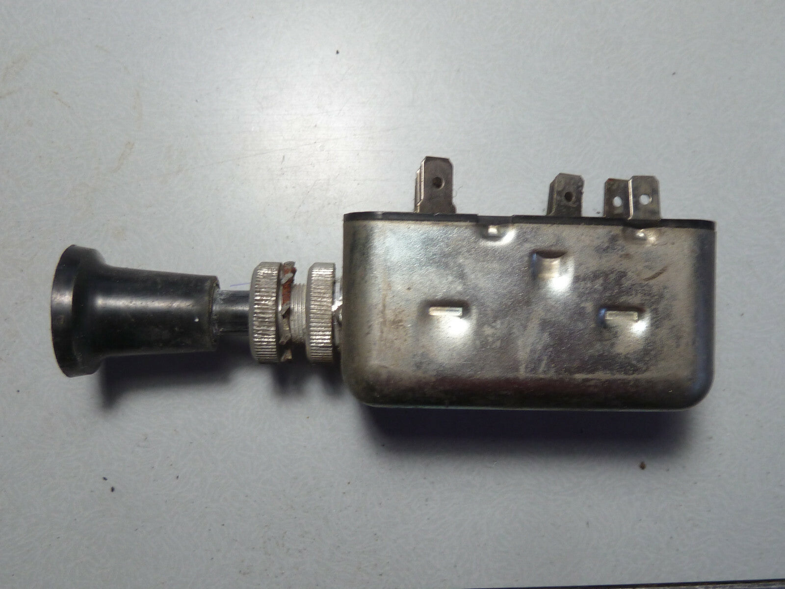 interrupteur bouton Warning ancien HAZARD tacot vintage