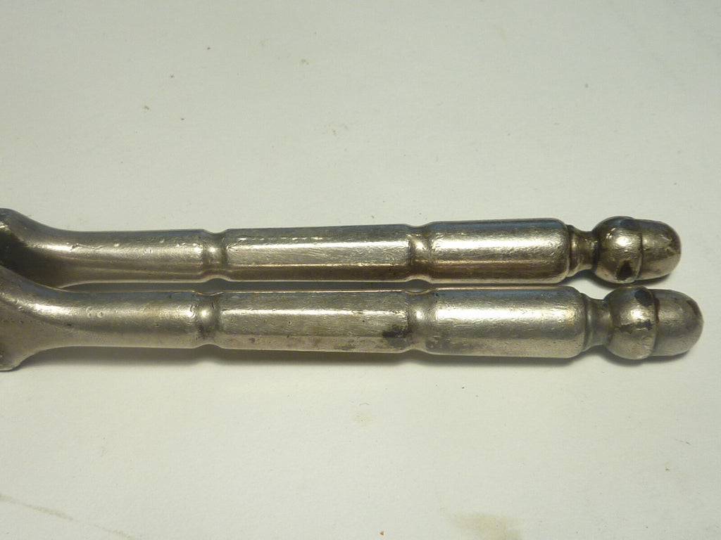 Outils anciens,pince de chapelier en fer casse noix