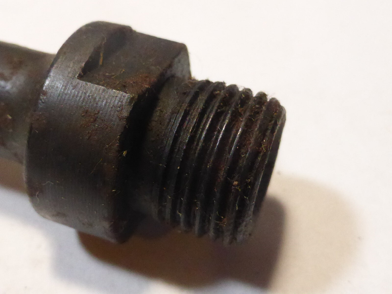 1 Axe pédale gauche Lyotard 110 mm ancien stock  velo cyclo solex