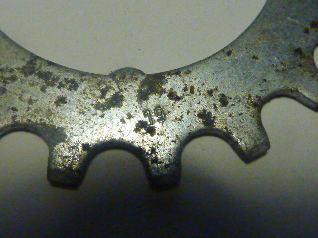 NOS Sachs Maillard Sprocket.cogs pignon vintage 19 T Argent  silver NOS