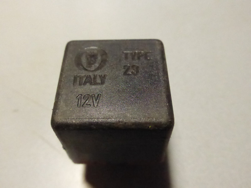 Relais noir à 5 broches 12V MP type 23, Alfa Roméo, Fiat, Lancia