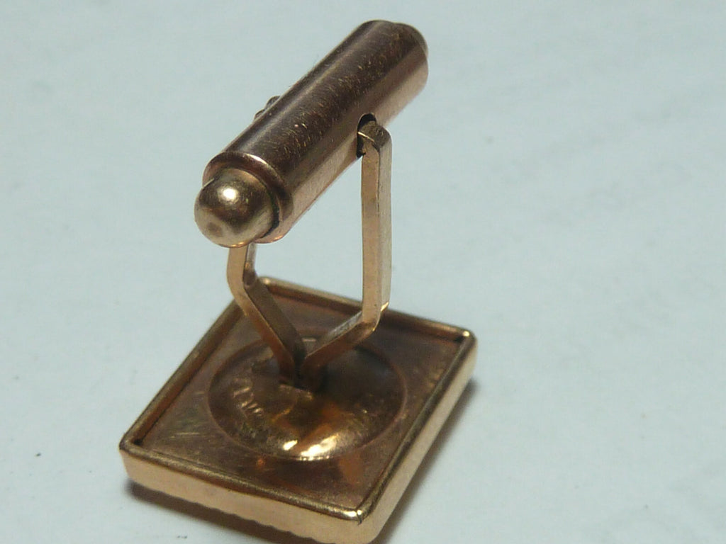 Paire Boutons Manchettes signés MURAT plaqué or vintage 1950