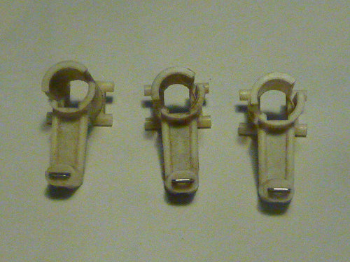 3 ancien patte support  porte ampoule  renault peugeot simca citroen ???