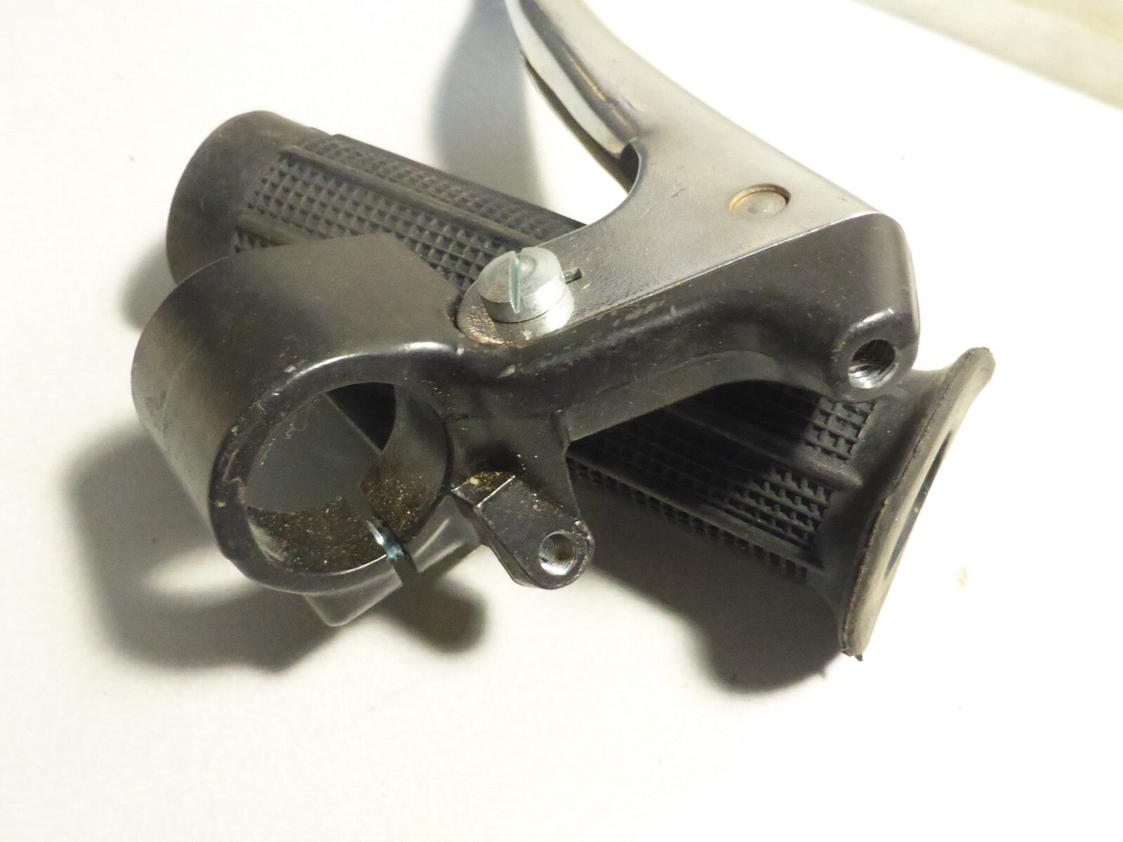 1 ancien  manchon LEVIERS SAKER  CYCLO ANCIEN motobecane Peugeot