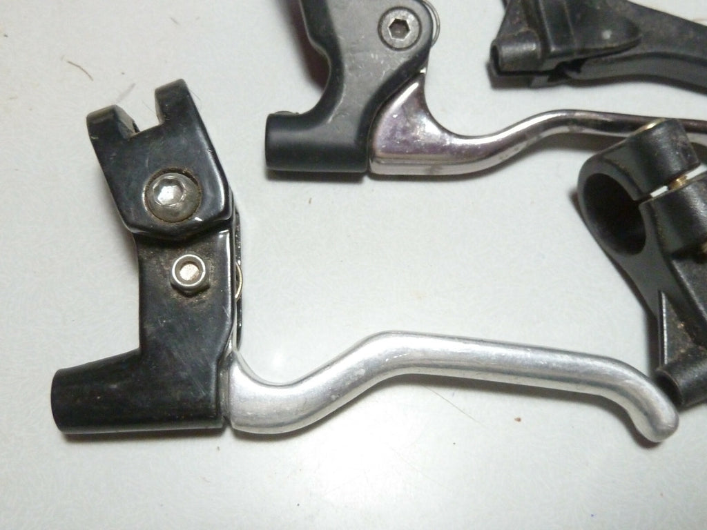 lot leviers poignées manchons  velo  bmx cross junior vintage
