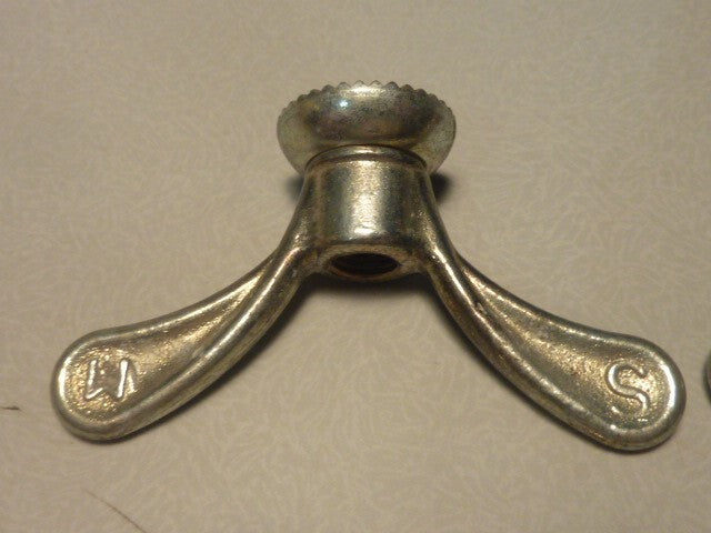 2 anciens Ecrous Papillon Velo Ancien Set Wing Nuts Brass 8 mm vintage Sova