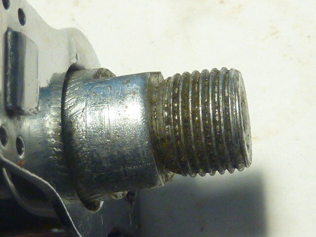 1 Vintage 80's K10496 Small Youth Chrome Steel Pedal 9/16" with Reflectors