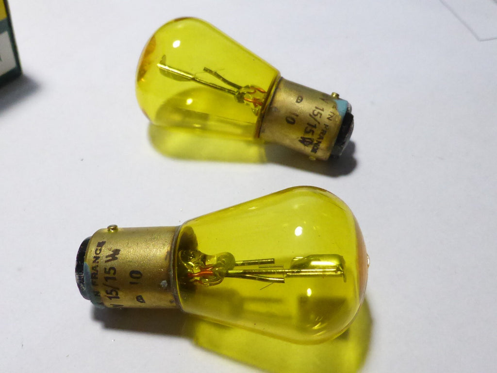 2 Ampoules phare 2 ergots 6v - 15/15W type BA15d moto cyclomoteurs  années 40/50