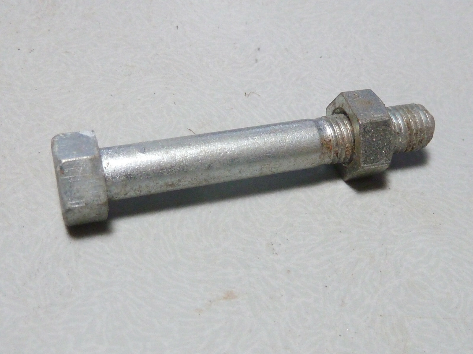 1 vis  M8 poutre Axe de béquille diamètre 8mm x 73 mm